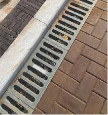 模壓樹(shù)脂蓋板排水溝安裝圖示