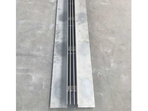 中三縫隙式蓋板